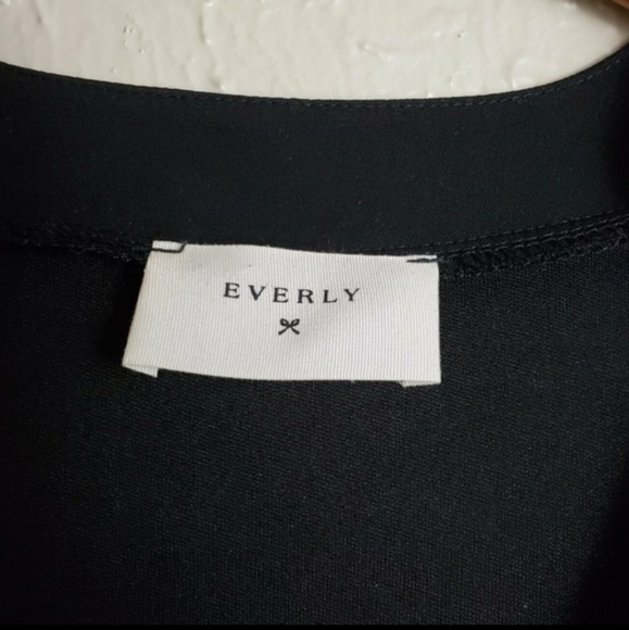 Everly satin v-neck balloon sleeve shift lbd dress - Picture 2 of 7